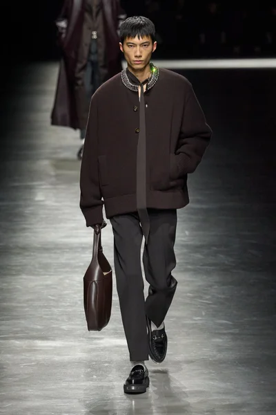 Look 8